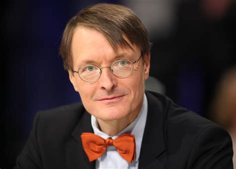 Der deutsche gesundheitsexperte karl lauterbach findet: SPD-Gesundheitsexperte Lauterbach fordert Impfpflicht bei ...