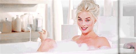 Gorgeous eurobabe assfucked in the bathtub. Margot Robbie Gave Leonardo DiCaprio A "Thunderclap Of A ...