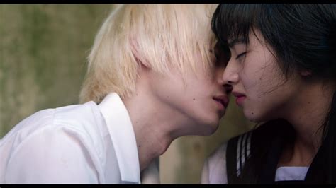 Manage your video collection and share your thoughts. 小松菜奈と菅田将暉のキスシーン 破裂しそうな10代の恋と衝動 ...