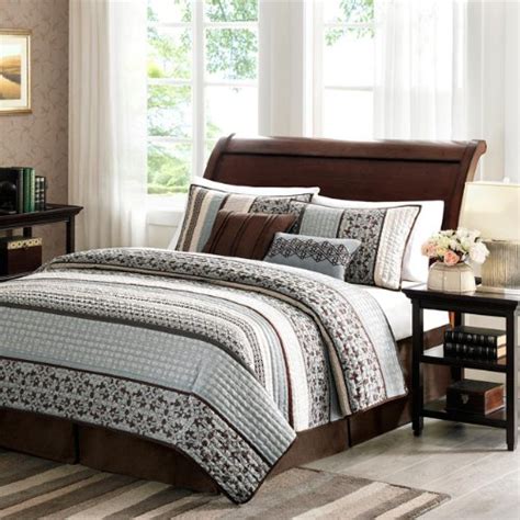 You can use these beautiful brown comforter. Chocolate Brown and Blue Bedding Sets