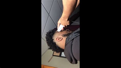 How to get a mohawk fade. HOW TO DO A : MOHAWK FADE😵 - YouTube