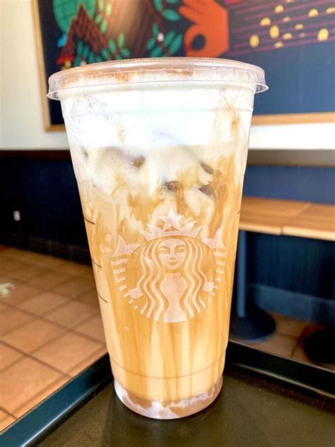 There's even ladyfinger cookies in and around the drink. How To Make A Starbucks Iced Coffee With White Mocha And ...