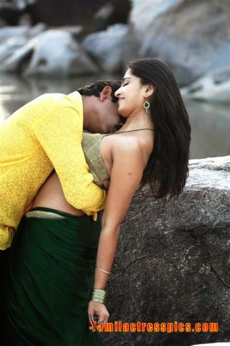 Anushka shetty navel kiss by gopichand. Actress Stills: Anushka Shetty Beautiful Images