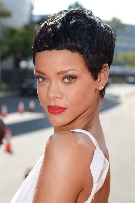 If right now you went out to the street and started looking at the hair of each of the people you met, what would you see? Chic and Beautiful Short Hairstyles For Women Over 50