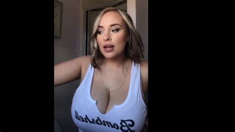 Kumpulan goyang tik tok terparah 2019 #arttiktokchannel#tiktoktwerk#tiktokgoyangparah jangan lupa like comment tik tok goyang hot tampa watermark cewek cantik goyang hot. BUSTY TIK TOK BEAUTIES 2 || Hot Tik Tok || Pretty face/Tik Tok 2020 - YouTube