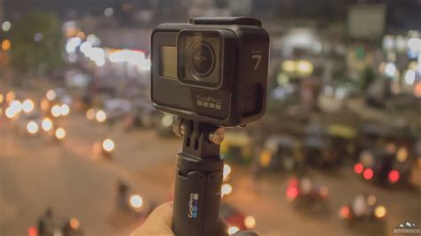 Está construido resistente y totalmente resistente al agua, solo agártelo y listo. GoPro Hero 7 Review - India - Best Camera For Travel ...