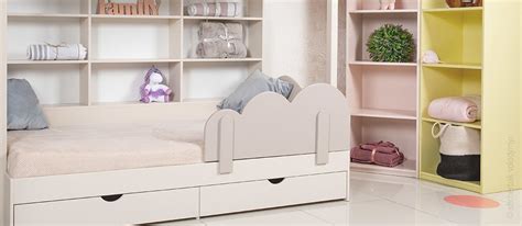Schlichtes und zeitloses kinderbett, bett aus massivem kiefernholz mit biologischer oberflächenbehandlung. Gitterbett oder Rausfallschutz zum Nachrüsten? - bett1.de