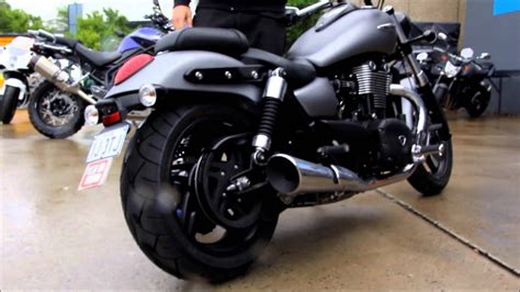 While it shares the same chassis as the excellent thunderbird, a few tweaks here and there create a. Triumph Thunderbird Storm - YouTube