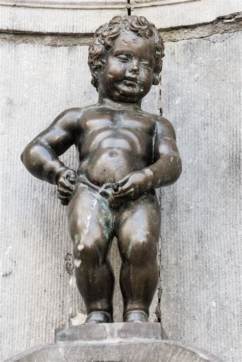 Please visit epoch.com authorized sales agents. Manneken Pis plaste dagelijks tot 1.500 liter drinkbaar ...