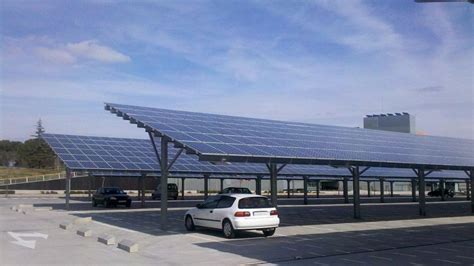 Solar panel parking lots also provide shade. Parking Lots Get Solar Canopy Makeover - Understand Solar