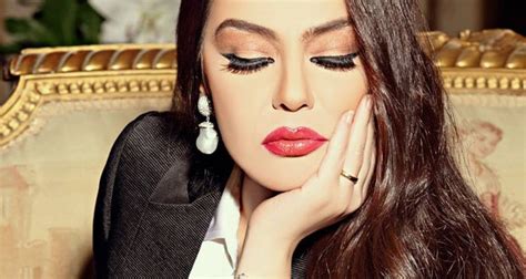 نشرت الفنانة شريهان صورة زوجها رجل الأعمال علاء الخواجة لأول مرة على حسابها على انستقرام، لتكتب له كلمات غاية في الرومانسية أثارت بها إعجاب متابعيها. شريهان: "كُتِبَت لي الحياة من جديد في هذا التاريخ ...