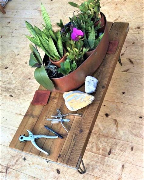 Available with glass, wood veneer, solid oak and porcelain top. The impressive RAFTER Fusion Coffee Table effortlessly ...