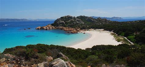 La spiaggia rosa e la costa di budelli. File:Spiaggia rosa, isola di budelli, sardegna.jpg - Wikipedia