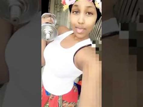 Somali girls gags on a hard big white dick. somali sex gabar eh - YouTube