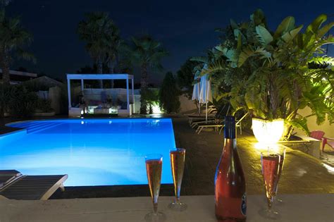 Casa vacanze campi latini mette a disposizione del cliente 6 graziosi appartamenti e 2 suite t. Cotriero - Appartamenti per Vacanze in Affitto a Gallipoli ...