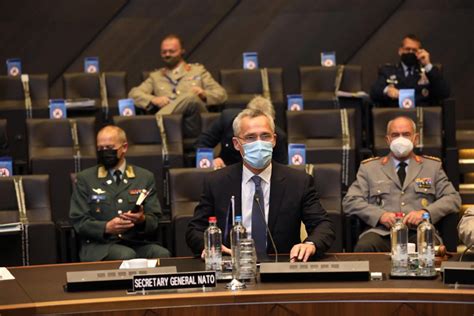 Et mer og mer selvhevdende og. NATO - Photo gallery: MCCS with NATO Secretary General ...