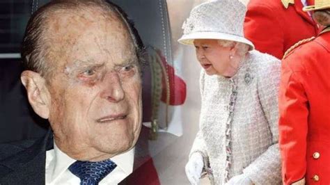 Il principe filippo, consorte quasi centenario della regina elisabetta, è stato ricoverato oggi in un ospedale di londra dopo un malessere di natura al momento imprecisata. Il Principe Filippo è morto? La verità da Buckingham Palace