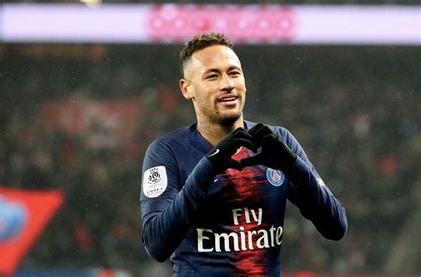 His father, neymar sr, who is the biggest influence on him, wanted him to stay in catalonia. Barcelona gives PSG six options in their hunt for Neymar