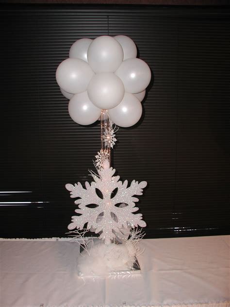 Just get out a supply of paper doilies; Snowflake balloon topiary, beautiful! | Winter wonderland ...