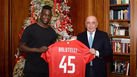 L'associazione calcio monza s.p.a., società calcistica italiana fondata nel 1912 con sede nella città di monza. Sempat Menganggur, Kini Mario Balotelli Gabung Klub Serie B