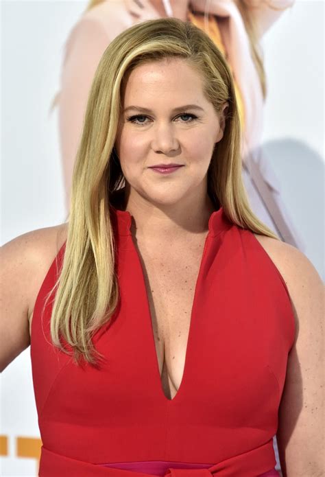 The comedian said people congratulated her for losing weight, despite the fact that it was due to health issues. Amy Schumer en la controversia del acento español de ...