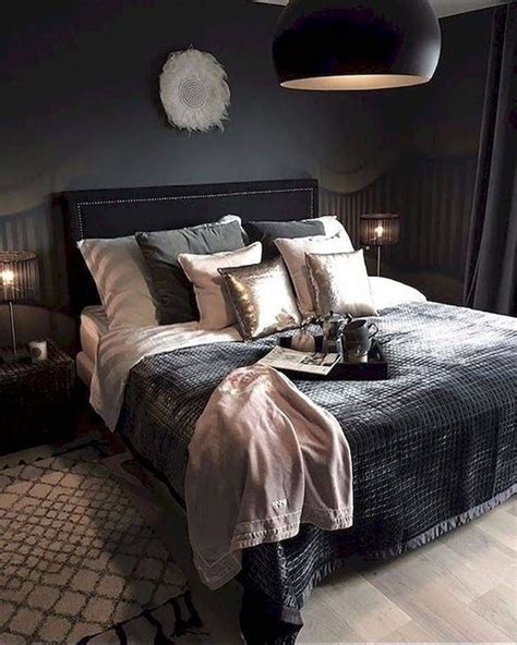 Go for a luxurious contrast like this gold and white palette and see how it can immediately transform your dull interiors to. , #SoveromKoselig in 2020 | Black bedroom design, Bedroom ...