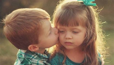 صورة بوسه و حضن ساخن متحرك. صور بوس اطفال , اجمل صور قبلات الاطقال - الحبيب للحبيب