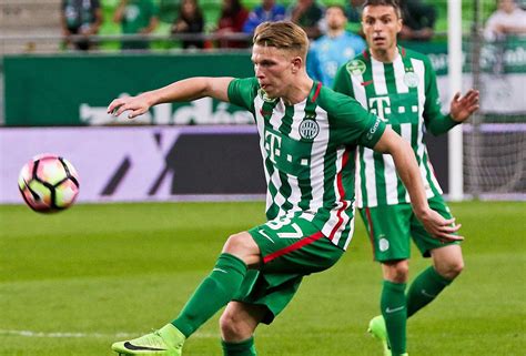 Legújabb óriás méretű sas szobrot formáztuk a fradi szerelmeseinek. Válogatott játékos a Vidiben, a Bundesligából ...