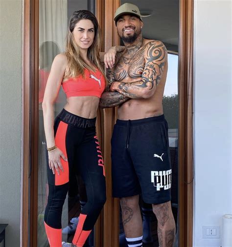 Travis kelce is no longer a beard guy and the nfl world is pretty. AC Milan MIdfielder Kevin-Prince Boateng's Wife Melissa ...