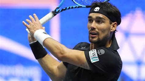 Italian fabio fognini apologises after being heard to say i wish a bomb would explode on this club during his wimbledon defeat by tennys sandgren. É este o peculiar equipamento de Fognini para o Australian ...