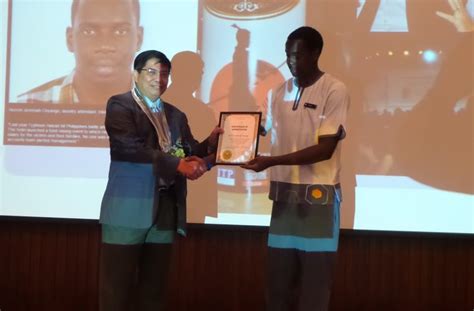 Working in the craft beer industry. Philippine Ambassador recognises laundry attendant who ...