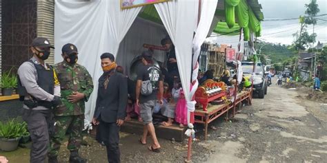 Kuda lumping juga disebut jaran kepang atau jathilan adalah tarian tradisional jawa yang menampilkan sekelompok prajurit tengah menunggang kuda. Foto Buat Logo Kudalumping - Jual Kuda Lumping Atau ...