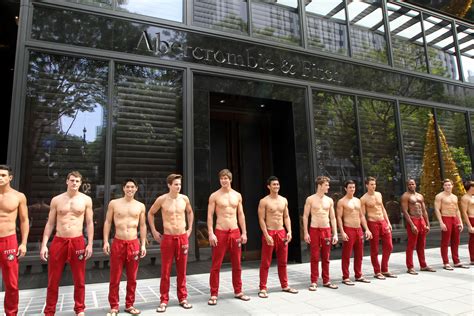 Abercrombie & fitch store (photo: Abercrombie & Fitch, Singapore Presents Topless Models