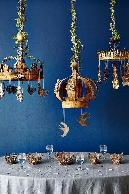 Presented in a beautiful wooden gift box, this set would make a wonderful christmas gift. Would be an amazing decoration for Three Kings Day, the ...