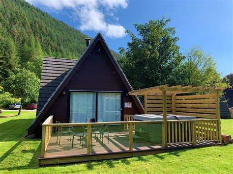 Log cabin holidays with hot tubs pet friendly. Lodge 4 Invergarry Lodges With Hot Tub - UPDATED 2020 ...