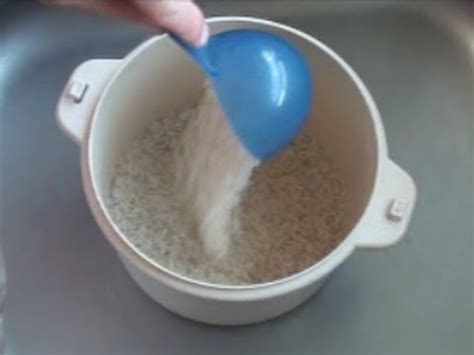Using 1 cup of uncooked rice will make about 3 cups of rice when cooked. Water To Rice Ratio For Rice Cooker In Microwave - How To ...
