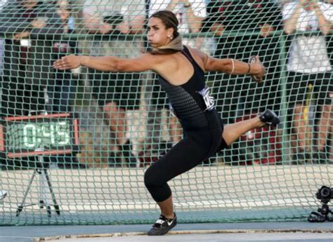 When the discus resumed, it was america's valarie allman who walked away with gold with a throw of it's #gold for valarie allman of @teamusa in the women's discus throw on her olympic debut. Valarie Allman é a primeira norte-americana a superar 70 ...