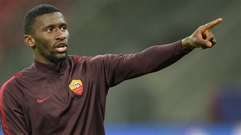 Compare antonio rüdiger to top 5 similar players similar players are based on their statistical profiles. Nach Kreuzbandriss - Antonio Rüdiger bei AS Rom vor ...