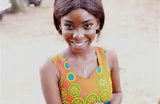 congolaise fille jeune congoprofond congo etudiante mputu tribune reflet poupette droit culture