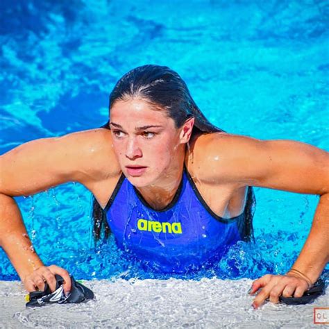 Record italiano polverizzato nei 50 rana, 6° benedetta pilato vince la gara dei 50 rana del sette colli 2020 con una prestazione straordinaria: Roma, Benedetta Pilato: record italiano nei 50 rana - Oltre il Fatto