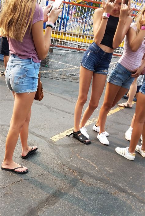 Oh man, you gotta see this creepshot of this brunette walking down the street. Teen Creepshots - Young Teens in Leggings! - CreepShots ...