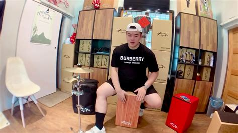 #520快樂 | 2.7m insan bunu izledi. 盧廣仲 我愛你 木箱鼓 Cajon Cover Mr.One 小萬 #520快樂 - YouTube