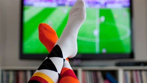 Fußball heute abend live zu schauen, stellt von nun an kein problem mehr dar, denn dazu müssen sie lediglich die internetseiten von ard oder zdf besuchen. Fußball-EM 2020 live bei ARD und ZDF | Fußball