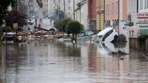 In simbach am inn ist am morgen der himmel bedeckt, die sonne ist nicht zu sehen und die temperatur liegt bei 13°c. Unwetter in Niederbayern: Die Sturzflut hat in Simbach den ...