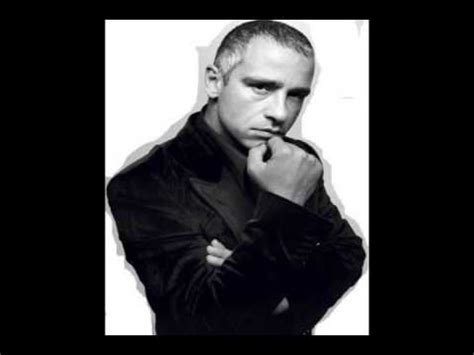 Click to see the original lyrics. Eros Ramazzotti-Quanto Amore Sei-Cuanto Amor Me Das - YouTube