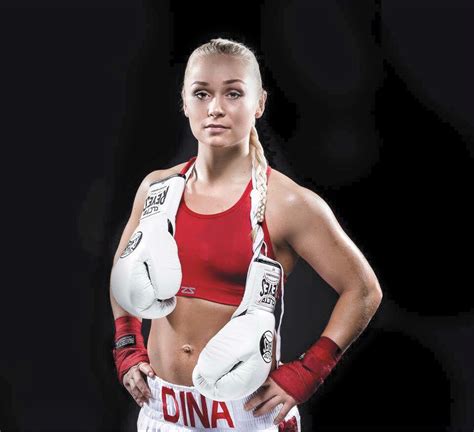 2018'den beri wbo kadın süper bantamweight unvanına ve 2018'de wbcara kadın süper bantamweight unvanına sahipti. Dina Thorslund - Dansk Professionel Bokseforbund