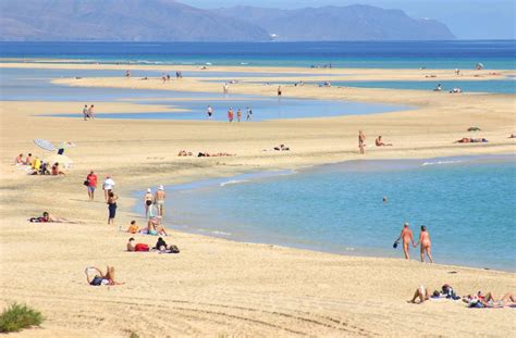 Just its length, about nine. Fuerteventura: guida completa all'isola del mare cristallino