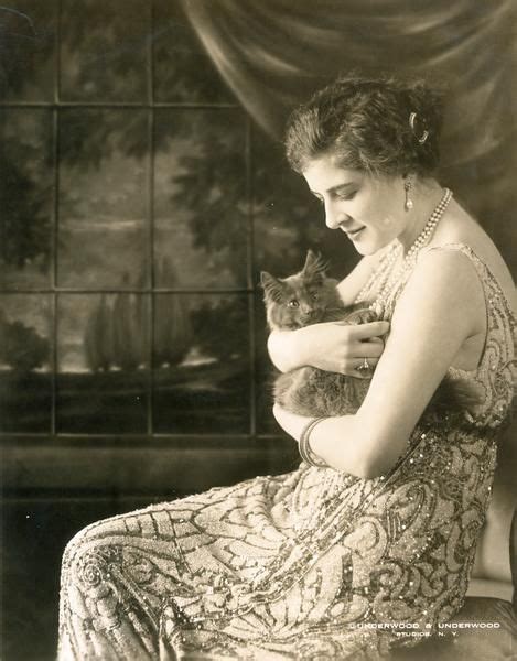 Ganna walska was a well known opera singer and socialite who referred to herself as an enemy of madame ganna walska, a polish opera singer (who married six times!) was responsible for the more. Ganna Walska Holding a Cat | Cat lovers, Cat people ...