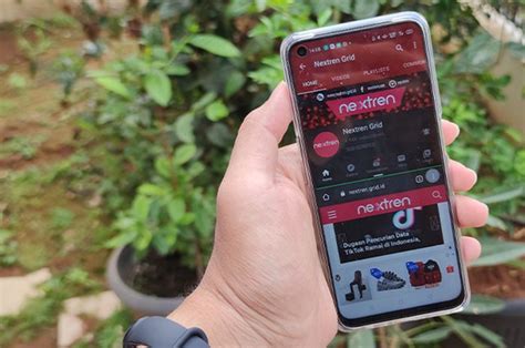 Kalau kamu adalah salah satu pengguna yang cukup terganggu dengan kehadiran notch, maka oppo f5 bisa jadi pilihan yang menarik sebab desain bingkai konvensionalnya yang masih. Cara Menggunakan Split Screen Agar Semakin Produktif di ...