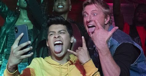 2018, боевик, драма, комедия, спорт, сша. Cobra Kai: Cena da 3ª temporada destaca transformação de ...